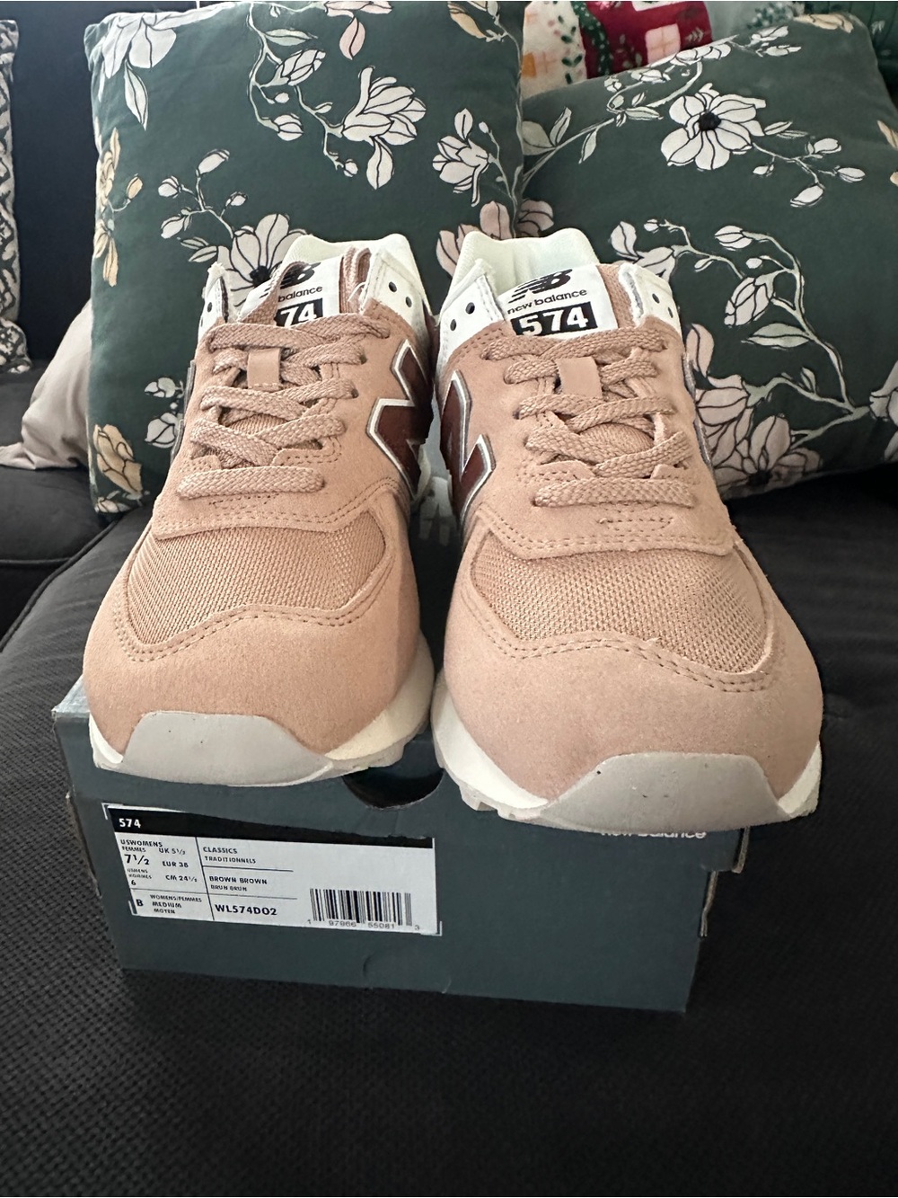 NWB: New Balance Beige and Brown 574 Retro Runner Sneakers WMS size 7.5 - Picture 3 of 7